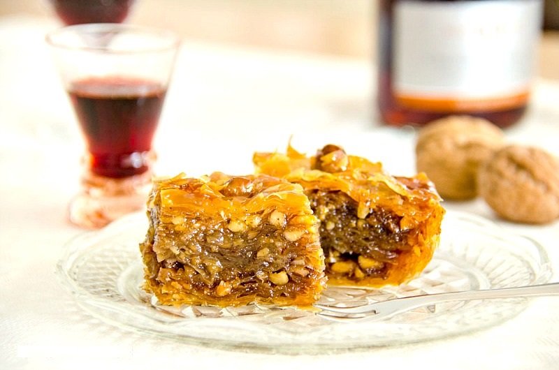 Greek Baklava recipe with step by step instructions and photos - Ioanna's Notebook