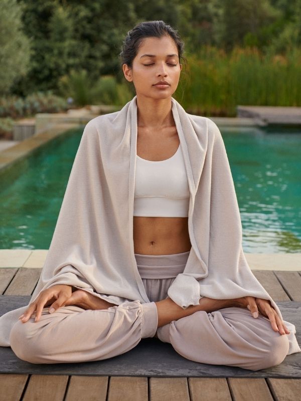 Η Oysho Yoga & Meditation Collection είναι η πρώτη κολεξιόν της Oysho που σχεδιάστηκε για την Yoga και τον διαλογισμό, αποτελούμενη από άνετα κομμάτια. 
