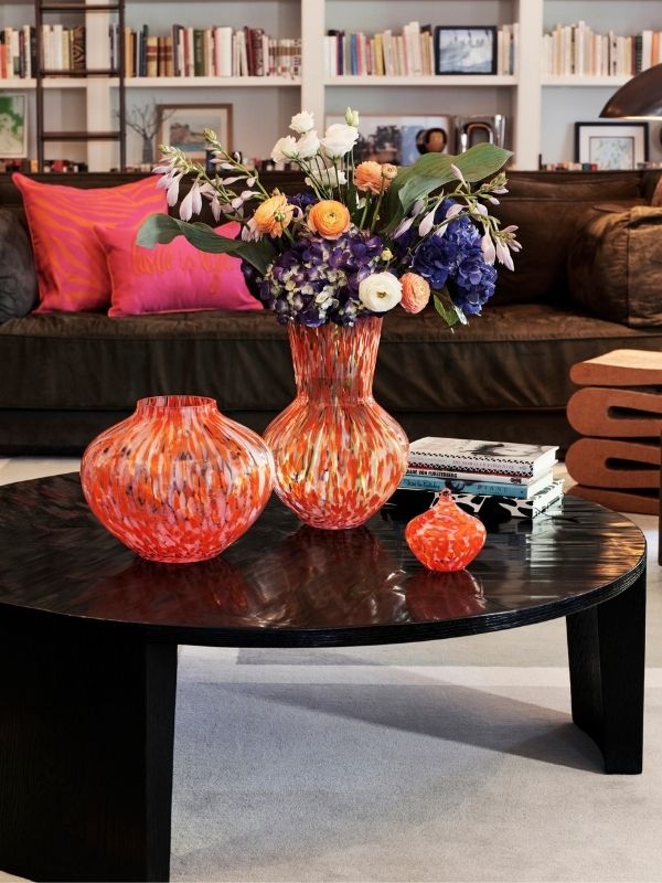 Diane Von Furstenberg X H&M Home - Η H&M HOME μας καλεί να καλωσορίσετε στο σπίτι σας έναν κόσμο εμπνευσμένο από την Diane von Furstenberg. 