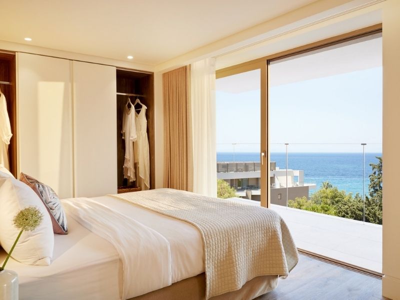 Απόδραση στο EverEden Beach Resort & Spa Ανακαλύψτε τις πολυτελείς εγκαταστάσεις και τη βραβευμένη παραλία στην καρδιά της Αθηναϊκής Ριβιέρας