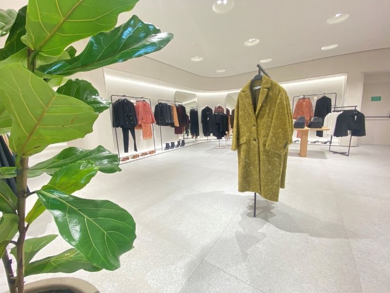Η Zara άνοιξε τις πόρτες του νέου καταστήματος στο εμβληματικό Golden Hall, για να γίνει το νέο concept store του brand στην Ελλάδα.