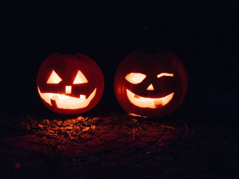 Halloween - Happy Spooky Season Ας αρπάξουμε την ευκαιρία αυτό το Σαββατοκύριακο και ας γιορτάσουμε το Halloween. 