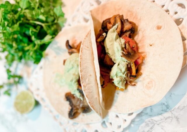 Vegan Fajitas με μανιτάρια στο φούρνο! Ένα πεντανόστιμο πιάτο, με μεξικάνικο αέρα και μπόλικα λαχανικά ιδανικό για vegan και νηστεία.