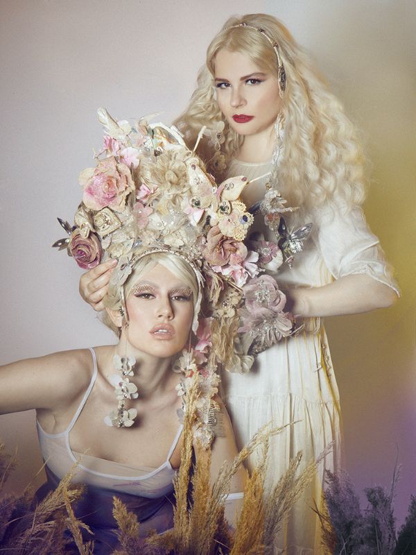 Η pop star Έλενα Τσαγκρινού μεταμορφώνεται από τα μαγικά χέρια της hair expert Ιωάννας Τζάνη!