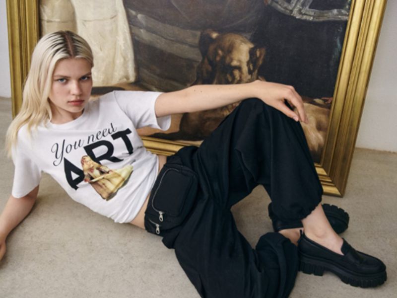 Stradivarius ART COLLECTION - Classical art turned into a fashion statement