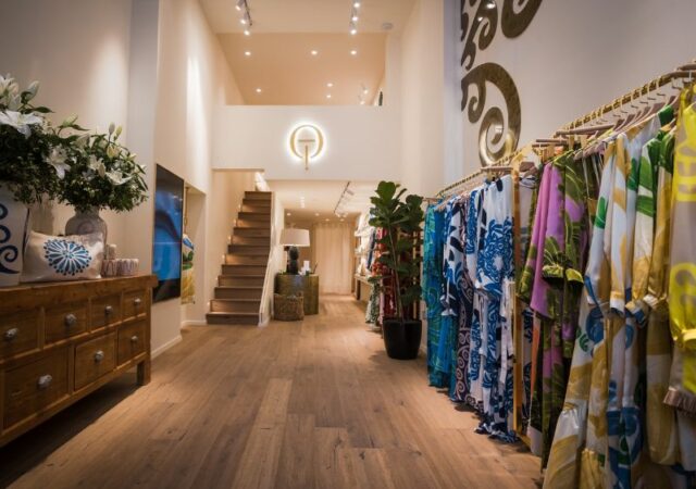 Με ένα λαμπερό PR event εγκαινιάστηκε το νέο flagship store THEMIS · Z της παγκοσμίως αναγνωρισμένης σχεδιάστριας Θέμιδας Ζουγανέλη.