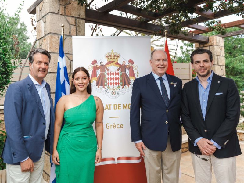 Ο Πρίγκιπας Αλβέρτος του Μονακό ήταν ο επίτιμος προσκεκλημένος της Οικολογικής Εβδομάδας Ελαφονήσου που διοργάνωσε η Elafonisos Eco στην Ελαφόνησο. 