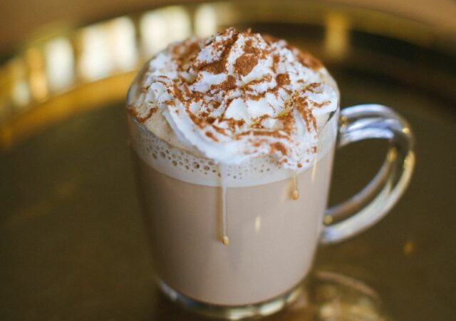Cinnamon Dolce Latte | Starbucks style - Κρεμώδες, γεμάτο αρώματα μπαχαρικών με καραμελένια γεύση θα φέρει τα Starbucks σπίτι σας!