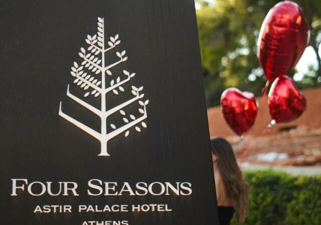 Η αγάπη σε τρεις πράξεις - Γιορτάστε την Ημερά του Αγίου Βαλεντίνου στο Four Seasons Astir Palace Hotel Athens με τρία μοναδικά events.