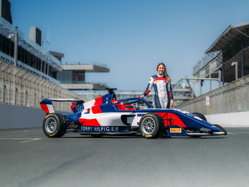 Η Tommy Hilfiger ανακοινώνει μια ακόμα συνεργασία ορόσημο με την  F1 ACADEMY™️